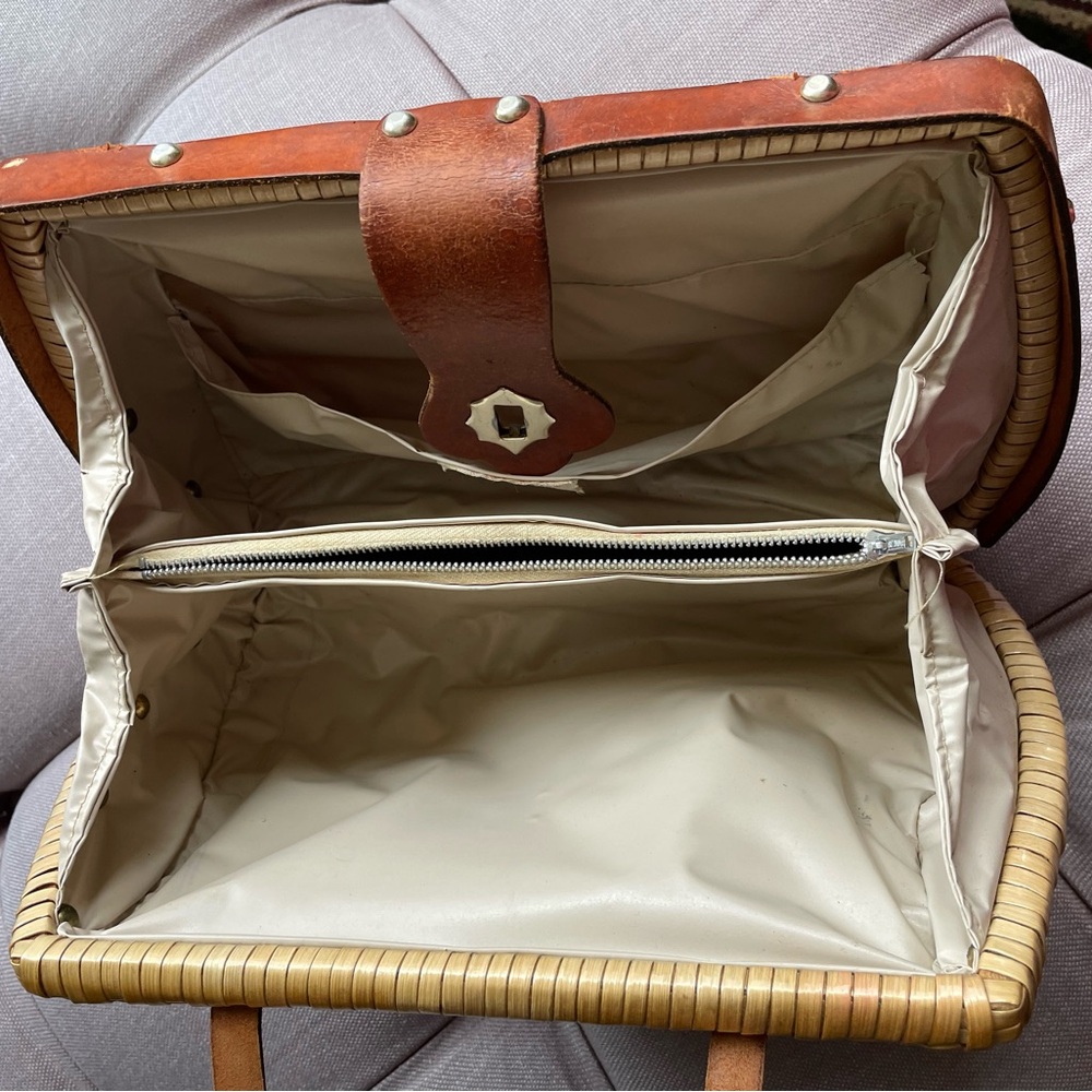 VINTAGE Simon Rattan Woven Handbag Handmade in Hong Kong Designed by Ernest Blum - Picture 10 of 16